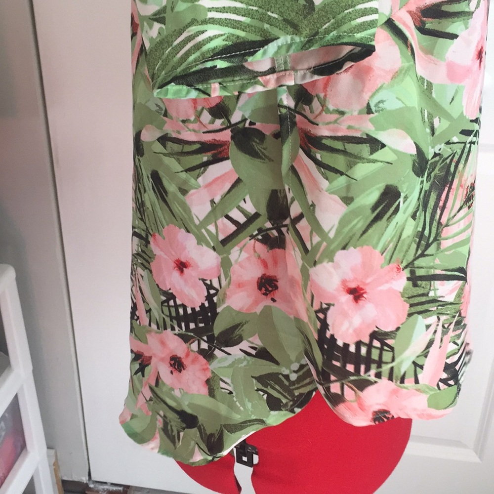 Tulip-hem Flowery Rose & Olive Top - Picture 3 of 5